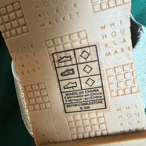 White House Black Market size 6.5 sandals NWT - Picture 4 of 6